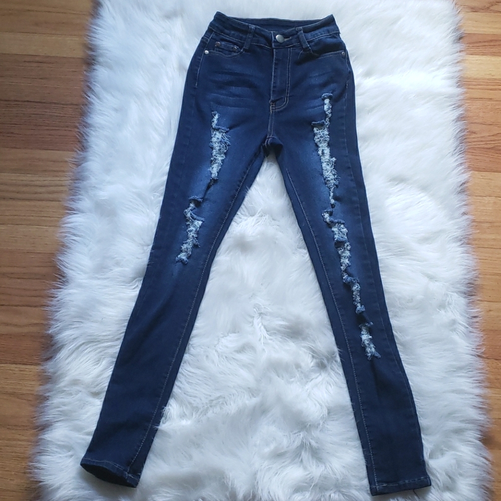 Distressed Skinny Jeans size 3/4 EUC